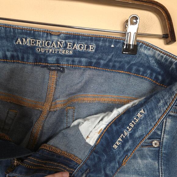American Eagle Medium Wash Distressed Artist Flare Size 14L - Picture 9 of 11